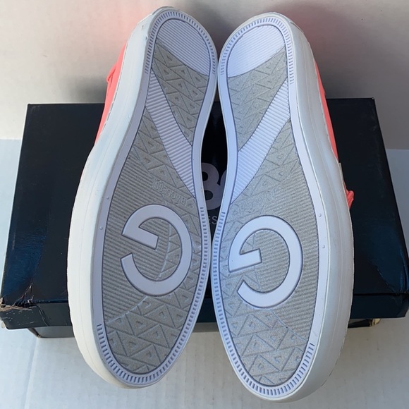 New G by GUESS Golly Platform Slip-On Sneakers - Picture 9 of 9